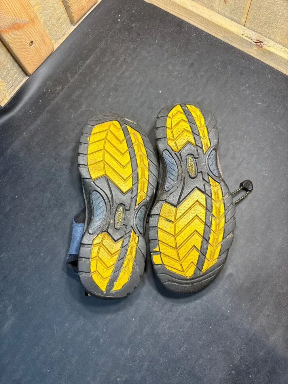 KEEN Girls Sport Sandal Blue EU 0507 Size US 7.5 UK 5 EU 38 Bungee Water Shoe